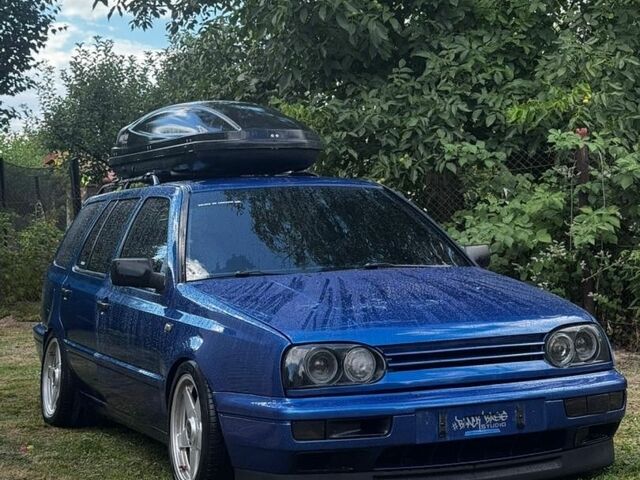 Синій Фольксваген Гольф, об'ємом двигуна 2 л та пробігом 300 тис. км за 3000 $, фото 1 на Automoto.ua