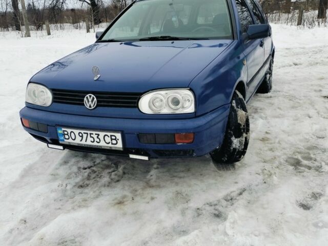Синий Фольксваген Гольф, объемом двигателя 1.4 л и пробегом 255 тыс. км за 2250 $, фото 1 на Automoto.ua