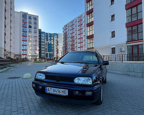 Синий Фольксваген Гольф, объемом двигателя 1.9 л и пробегом 379 тыс. км за 3150 $, фото 1 на Automoto.ua