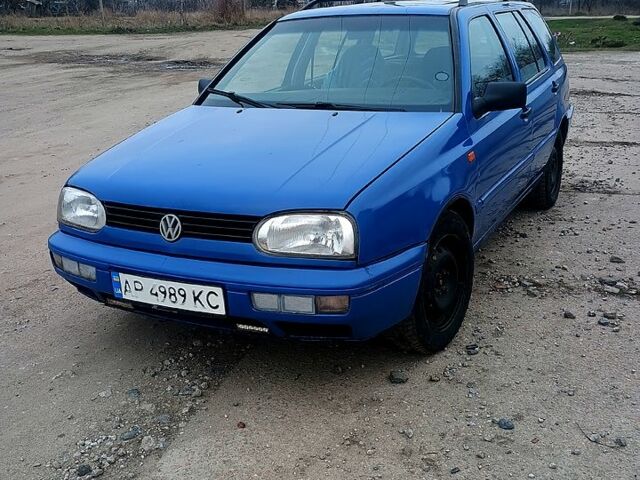 Синий Фольксваген Гольф, объемом двигателя 1.9 л и пробегом 300 тыс. км за 2500 $, фото 1 на Automoto.ua
