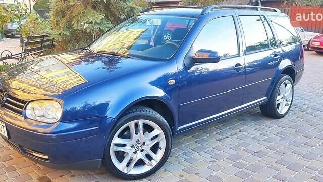 Синий Фольксваген Гольф, объемом двигателя 1.6 л и пробегом 296 тыс. км за 5000 $, фото 1 на Automoto.ua