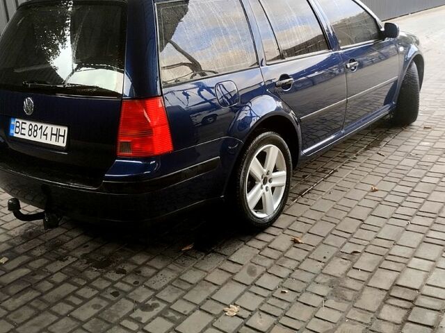 Синий Фольксваген Гольф, объемом двигателя 1.4 л и пробегом 210 тыс. км за 3499 $, фото 1 на Automoto.ua