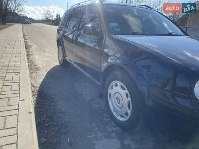 Синий Фольксваген Гольф, объемом двигателя 1.39 л и пробегом 307 тыс. км за 2850 $, фото 1 на Automoto.ua