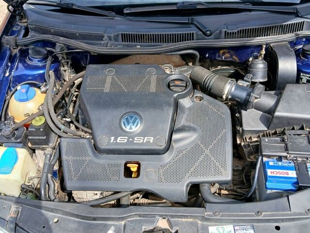 Синий Фольксваген Гольф, объемом двигателя 1.6 л и пробегом 260 тыс. км за 4100 $, фото 1 на Automoto.ua