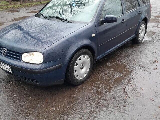 Синий Фольксваген Гольф, объемом двигателя 1.4 л и пробегом 270 тыс. км за 3100 $, фото 1 на Automoto.ua