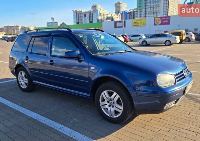 Синій Фольксваген Гольф, об'ємом двигуна 1.39 л та пробігом 417 тис. км за 4800 $, фото 1 на Automoto.ua