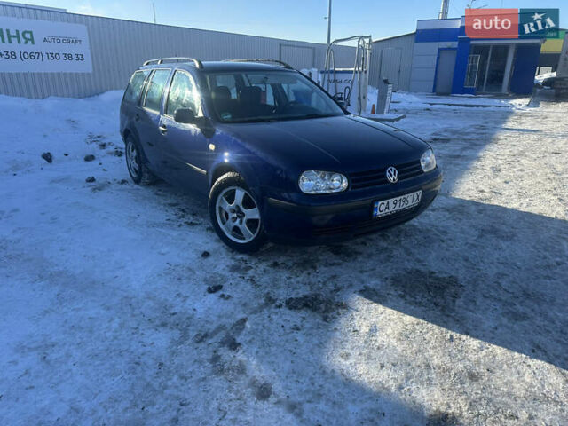 Синий Фольксваген Гольф, объемом двигателя 1.39 л и пробегом 271 тыс. км за 3700 $, фото 1 на Automoto.ua