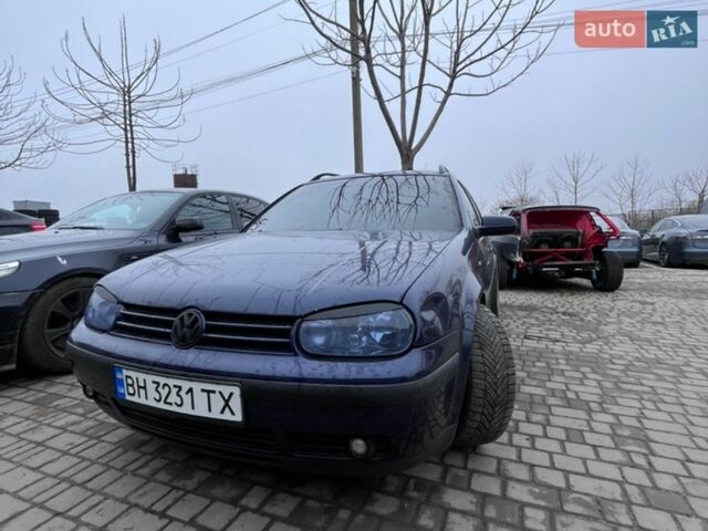 Синий Фольксваген Гольф, объемом двигателя 1.6 л и пробегом 400 тыс. км за 3700 $, фото 1 на Automoto.ua