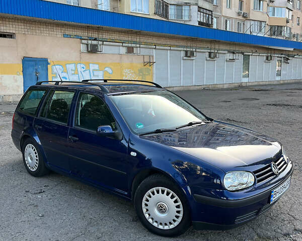 Синий Фольксваген Гольф, объемом двигателя 1.6 л и пробегом 258 тыс. км за 4750 $, фото 1 на Automoto.ua
