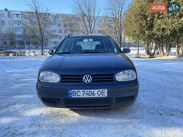 Синій Фольксваген Гольф, об'ємом двигуна 1.6 л та пробігом 300 тис. км за 3300 $, фото 1 на Automoto.ua