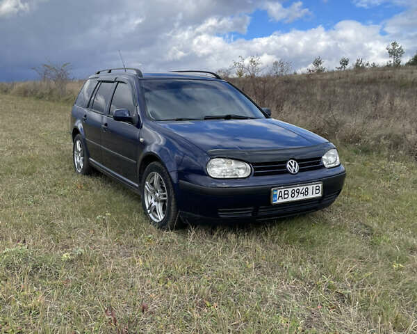 Фольксваген Гольф 2000 у Томашполе на Automoto.ua Синій Фольксваген Гольф, об'ємом двигуна 1.6 л та пробігом 260 тис. км за 4300 $, фото 1 на Automoto.ua