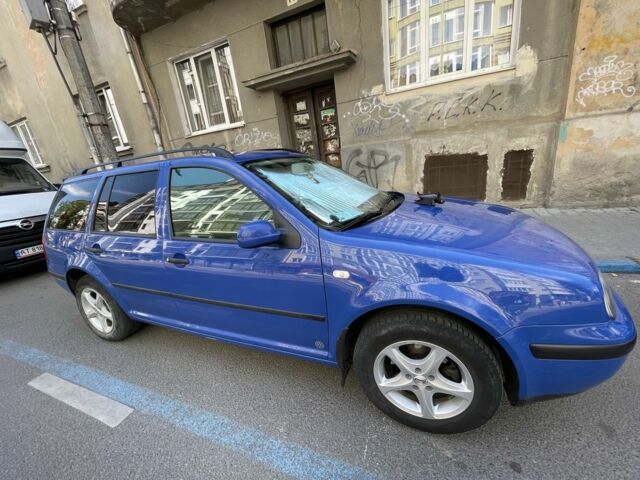 Синий Фольксваген Гольф, объемом двигателя 1.4 л и пробегом 245 тыс. км за 4000 $, фото 1 на Automoto.ua