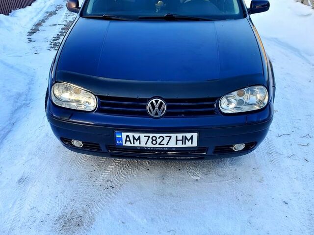 Синий Фольксваген Гольф, объемом двигателя 1.7 л и пробегом 350 тыс. км за 3500 $, фото 1 на Automoto.ua