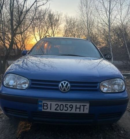 Синий Фольксваген Гольф, объемом двигателя 1.6 л и пробегом 260 тыс. км за 2800 $, фото 1 на Automoto.ua
