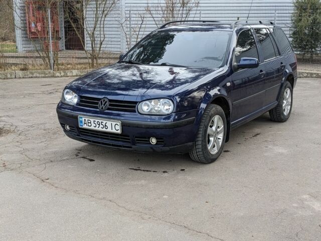 Синий Фольксваген Гольф, объемом двигателя 1.4 л и пробегом 218 тыс. км за 3550 $, фото 1 на Automoto.ua