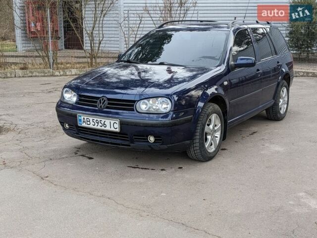 Синий Фольксваген Гольф, объемом двигателя 1.39 л и пробегом 220 тыс. км за 3450 $, фото 1 на Automoto.ua
