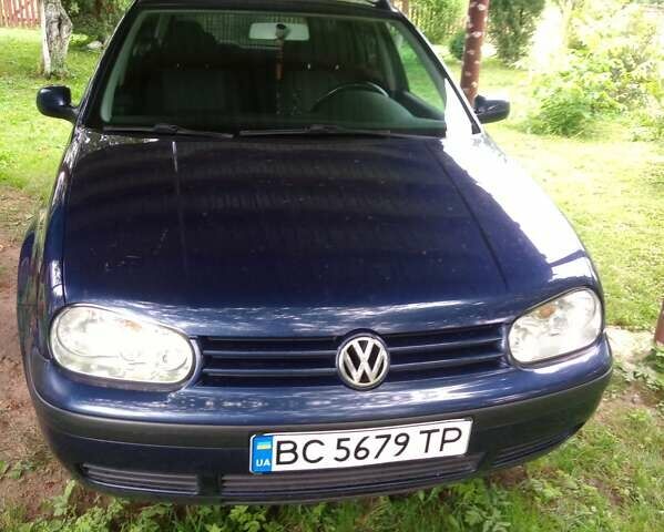 Синий Фольксваген Гольф, объемом двигателя 1.6 л и пробегом 302 тыс. км за 3399 $, фото 1 на Automoto.ua