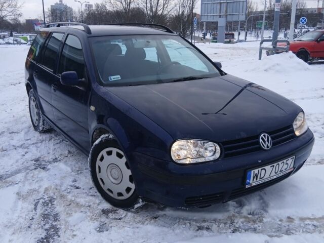 Синий Фольксваген Гольф, объемом двигателя 0 л и пробегом 300 тыс. км за 1850 $, фото 1 на Automoto.ua