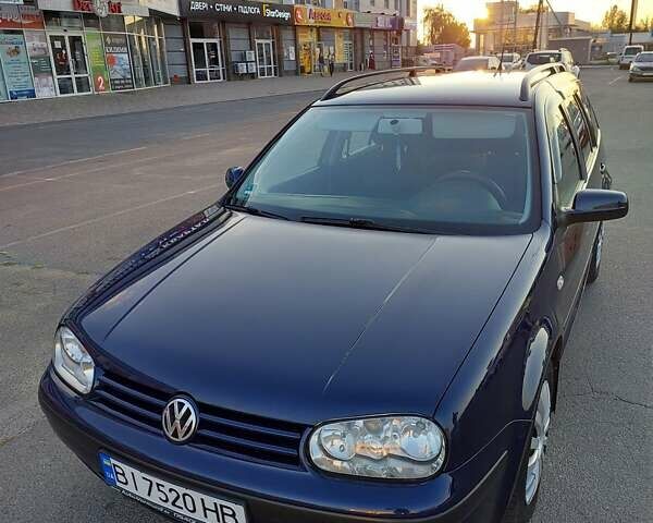 Синий Фольксваген Гольф, объемом двигателя 1.4 л и пробегом 290 тыс. км за 4300 $, фото 1 на Automoto.ua