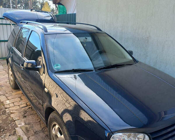 Синий Фольксваген Гольф, объемом двигателя 1.39 л и пробегом 270 тыс. км за 4100 $, фото 1 на Automoto.ua