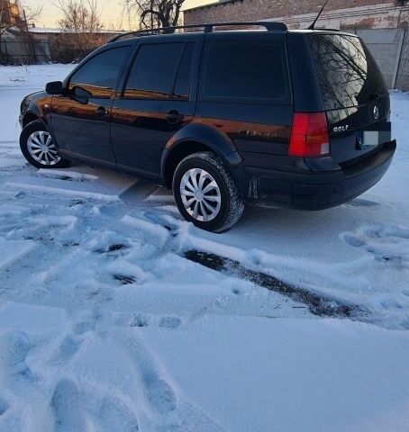 Синий Фольксваген Гольф, объемом двигателя 1.9 л и пробегом 324 тыс. км за 2700 $, фото 1 на Automoto.ua