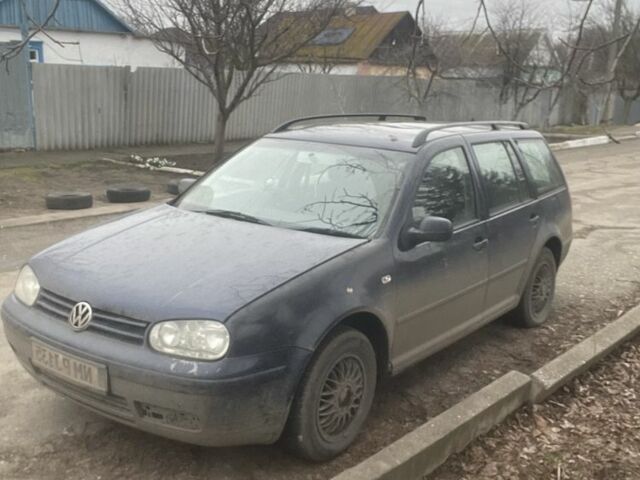 Синий Фольксваген Гольф, объемом двигателя 1.6 л и пробегом 250 тыс. км за 1900 $, фото 1 на Automoto.ua