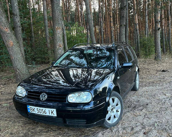 Синий Фольксваген Гольф, объемом двигателя 1.6 л и пробегом 333 тыс. км за 3800 $, фото 1 на Automoto.ua