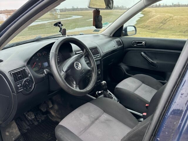 Синий Фольксваген Гольф, объемом двигателя 1.9 л и пробегом 435 тыс. км за 1650 $, фото 1 на Automoto.ua