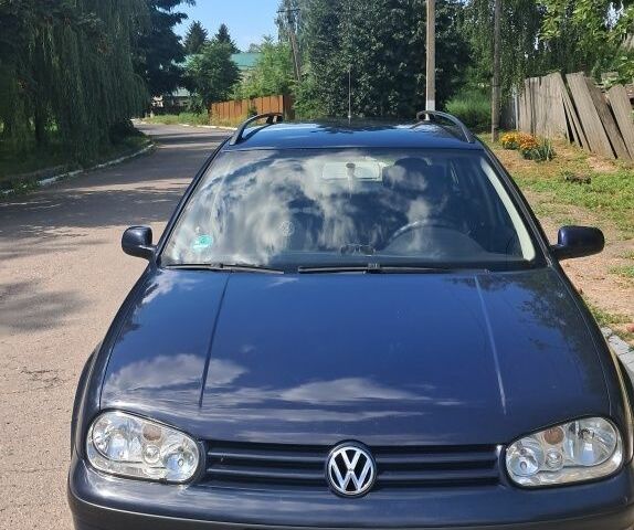 Синій Фольксваген Гольф, об'ємом двигуна 1.9 л та пробігом 304 тис. км за 3801 $, фото 1 на Automoto.ua