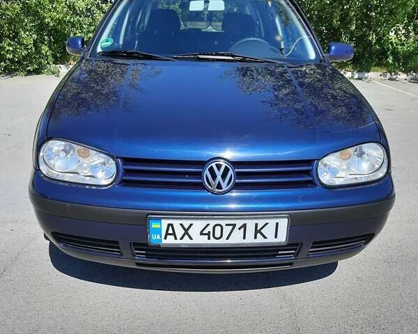 Синій Фольксваген Гольф, об'ємом двигуна 1.6 л та пробігом 305 тис. км за 4700 $, фото 1 на Automoto.ua
