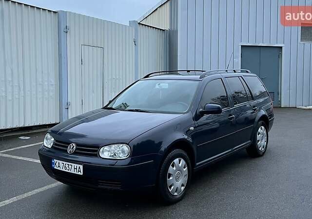 Синий Фольксваген Гольф, объемом двигателя 1.6 л и пробегом 310 тыс. км за 3600 $, фото 1 на Automoto.ua