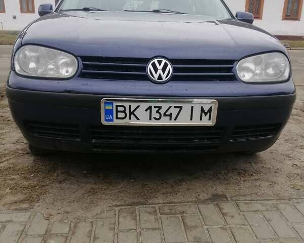 Синій Фольксваген Гольф, об'ємом двигуна 1.6 л та пробігом 300 тис. км за 3600 $, фото 1 на Automoto.ua