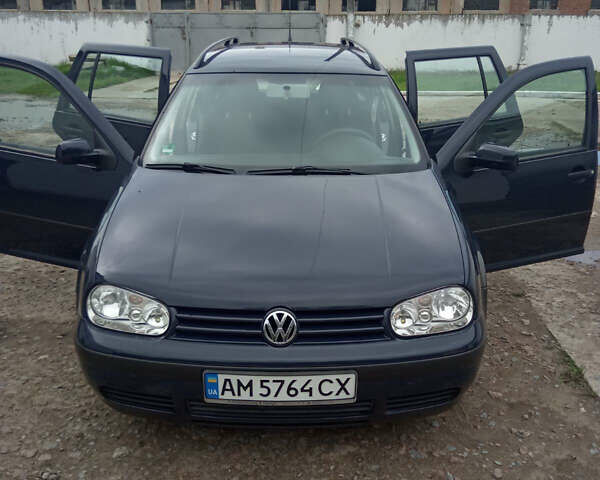 Синий Фольксваген Гольф, объемом двигателя 1.6 л и пробегом 310 тыс. км за 4400 $, фото 1 на Automoto.ua