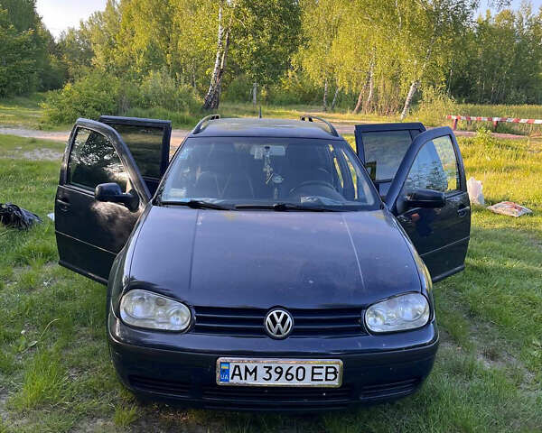 Синий Фольксваген Гольф, объемом двигателя 1.9 л и пробегом 300 тыс. км за 4500 $, фото 1 на Automoto.ua