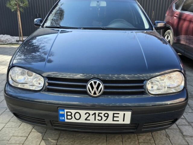 Синий Фольксваген Гольф, объемом двигателя 1.6 л и пробегом 293 тыс. км за 4300 $, фото 1 на Automoto.ua