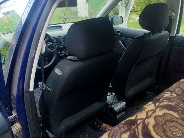 Синій Фольксваген Гольф, об'ємом двигуна 1.6 л та пробігом 250 тис. км за 4400 $, фото 1 на Automoto.ua