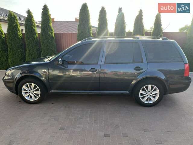 Синий Фольксваген Гольф, объемом двигателя 1.6 л и пробегом 215 тыс. км за 5500 $, фото 1 на Automoto.ua