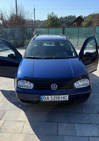Синий Фольксваген Гольф, объемом двигателя 1.59 л и пробегом 262 тыс. км за 4200 $, фото 1 на Automoto.ua