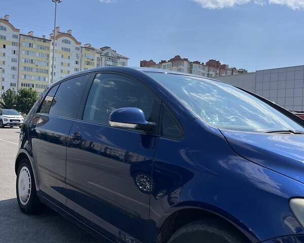 Синий Фольксваген Гольф, объемом двигателя 1.6 л и пробегом 218 тыс. км за 6100 $, фото 1 на Automoto.ua