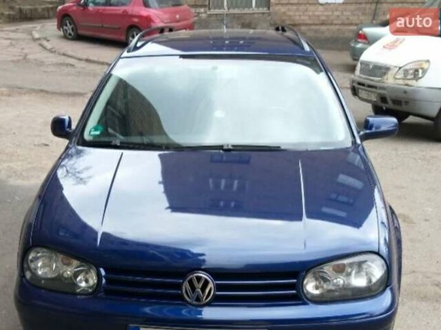 Синий Фольксваген Гольф, объемом двигателя 1.6 л и пробегом 289 тыс. км за 5800 $, фото 1 на Automoto.ua