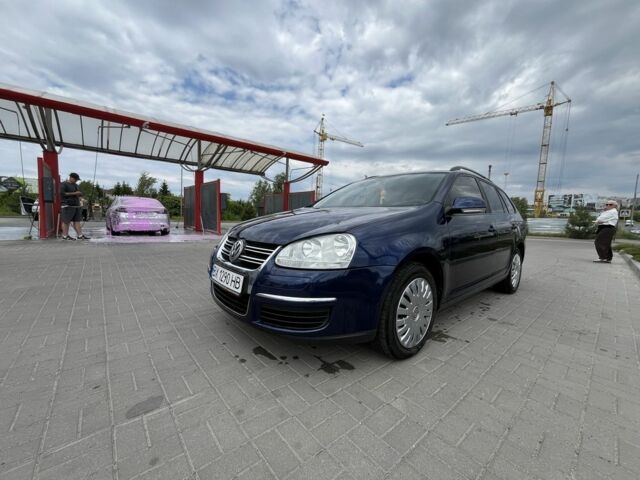 Синий Фольксваген Гольф, объемом двигателя 1.6 л и пробегом 253 тыс. км за 5700 $, фото 1 на Automoto.ua