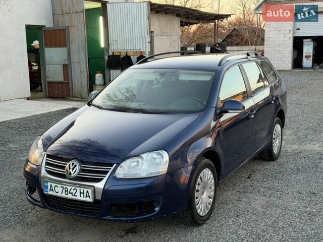 Синий Фольксваген Гольф, объемом двигателя 1.9 л и пробегом 350 тыс. км за 3300 $, фото 1 на Automoto.ua