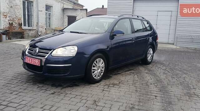 Синий Фольксваген Гольф, объемом двигателя 1.6 л и пробегом 223 тыс. км за 6500 $, фото 1 на Automoto.ua
