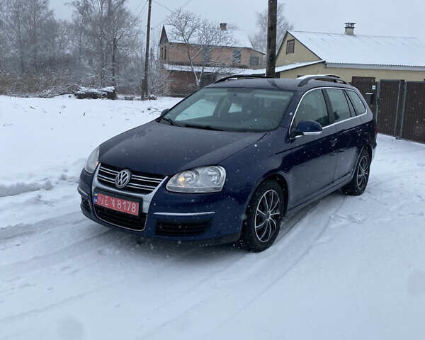 Синий Фольксваген Гольф, объемом двигателя 1.6 л и пробегом 226 тыс. км за 5500 $, фото 1 на Automoto.ua