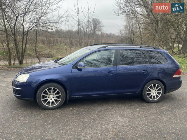 Синий Фольксваген Гольф, объемом двигателя 1.6 л и пробегом 290 тыс. км за 5900 $, фото 1 на Automoto.ua