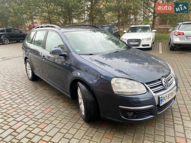Синий Фольксваген Гольф, объемом двигателя 1.6 л и пробегом 235 тыс. км за 6100 $, фото 1 на Automoto.ua