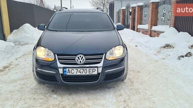 Синий Фольксваген Гольф, объемом двигателя 1.4 л и пробегом 227 тыс. км за 5450 $, фото 1 на Automoto.ua