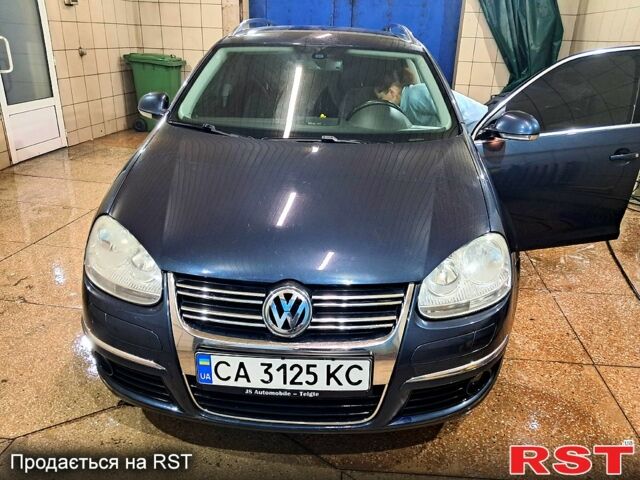 Синий Фольксваген Гольф, объемом двигателя 1.4 л и пробегом 265 тыс. км за 5500 $, фото 1 на Automoto.ua