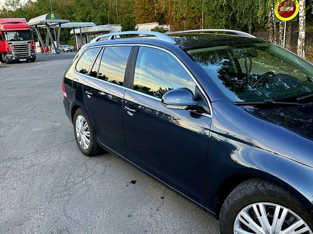 Синий Фольксваген Гольф, объемом двигателя 1.4 л и пробегом 21200 тыс. км за 5500 $, фото 1 на Automoto.ua