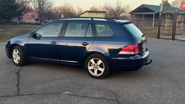 Синій Фольксваген Гольф, об'ємом двигуна 1.6 л та пробігом 250 тис. км за 6600 $, фото 1 на Automoto.ua